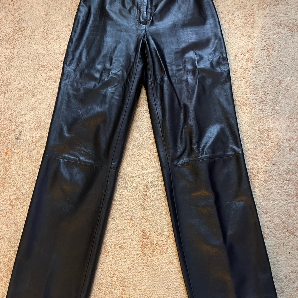 Apostrophe Women’s Sleek Black Leather Pants